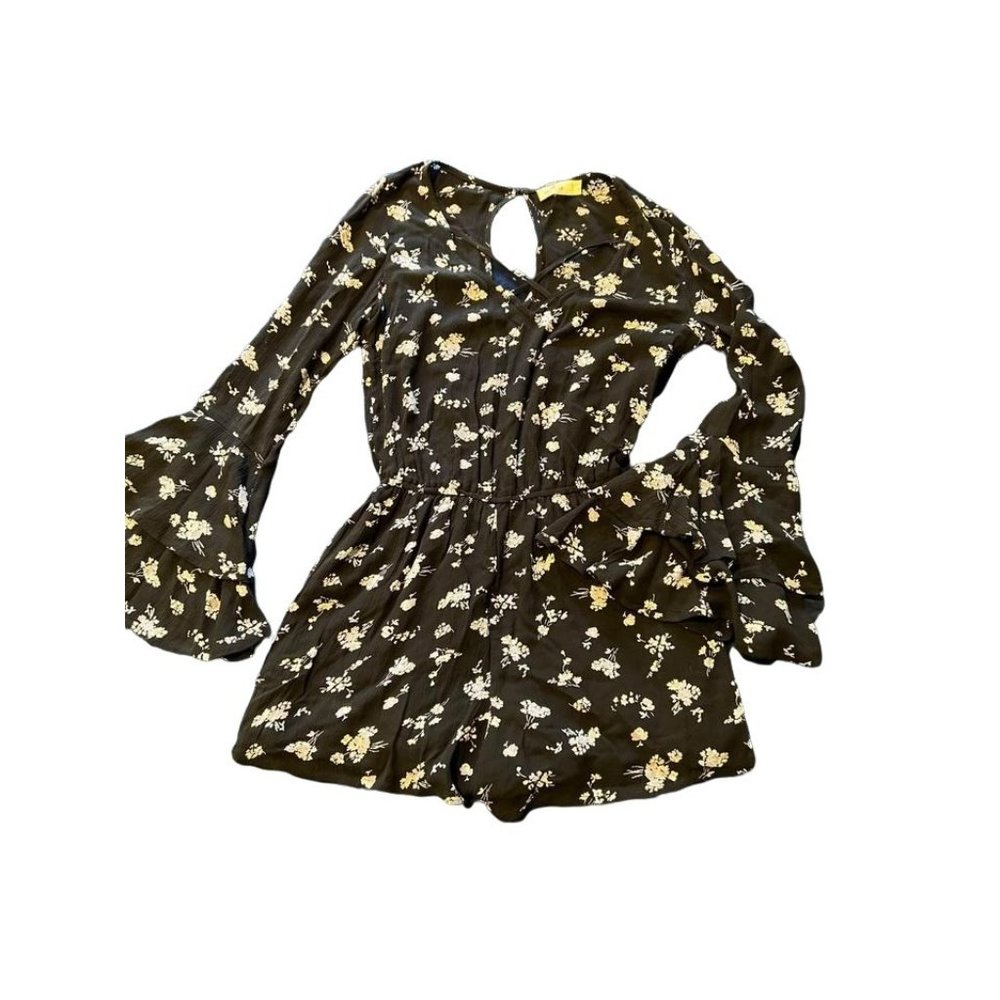 Hollister- Stylish Romper-size Small - Picture 2 of 5